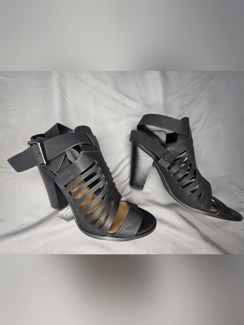 Soda Yummy Black Gladiator Cutout Stacked Heel Sandals Size 6.5